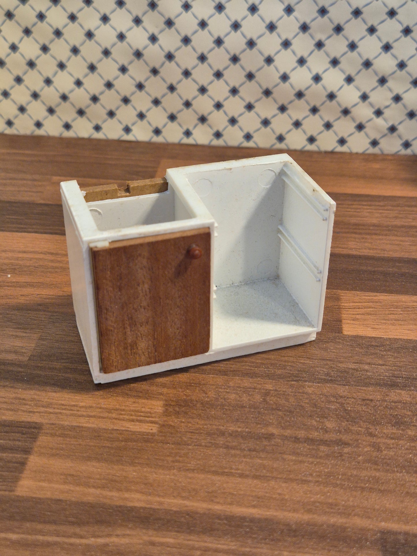 Lundby  køkkenelement med mangler