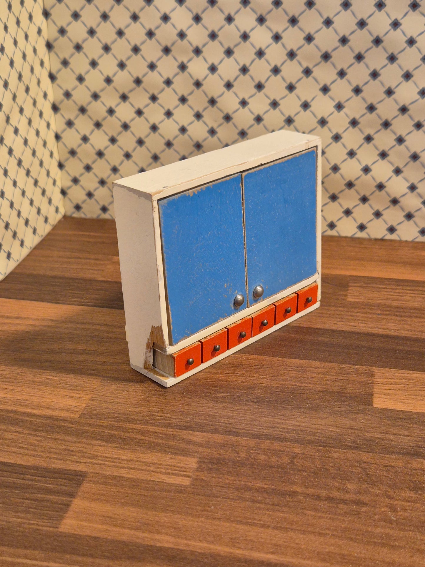 Lundby  køkkenskab med mangler