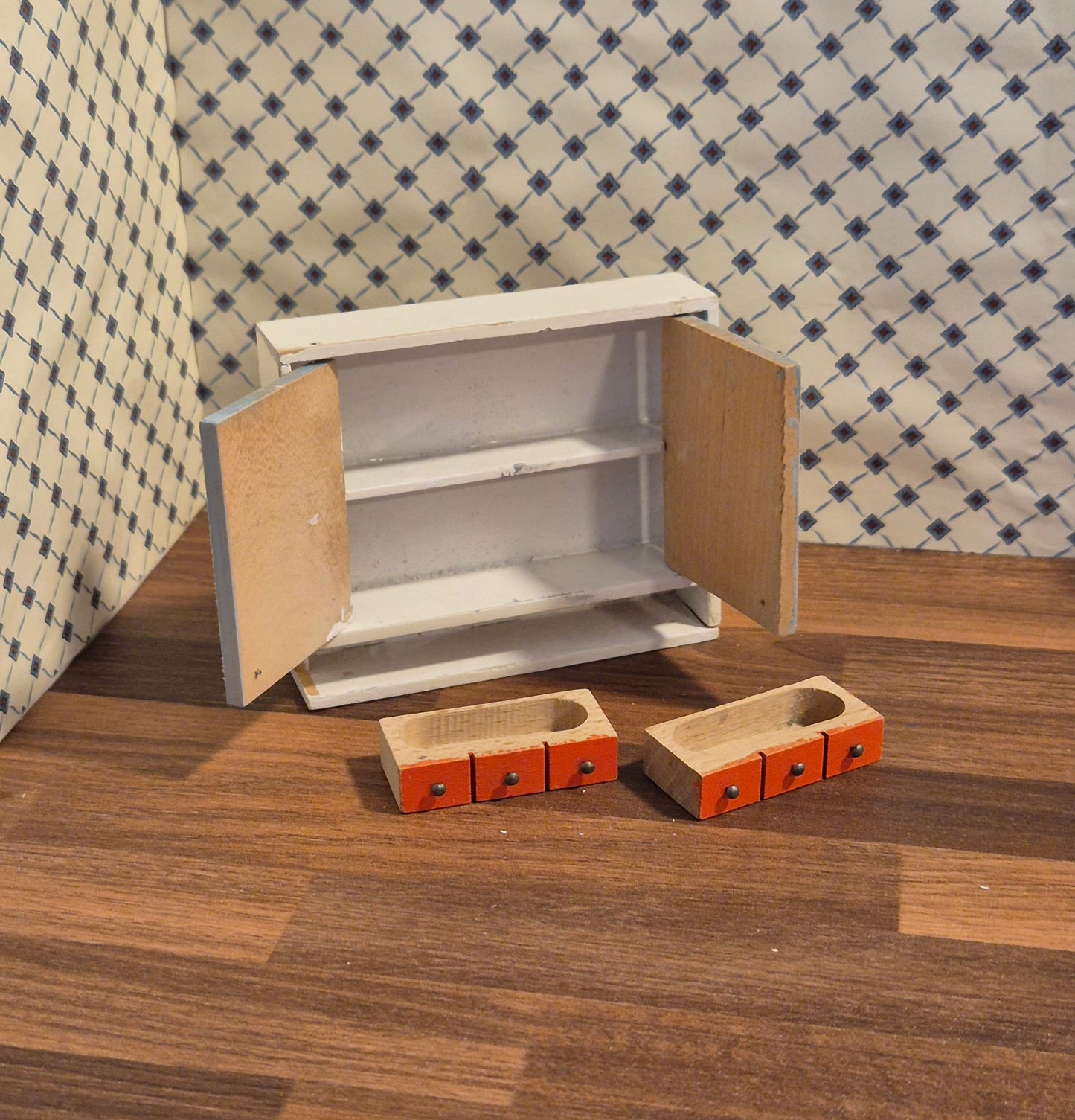 Lundby  køkkenskab med mangler