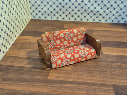 Vintage sofa, slidt