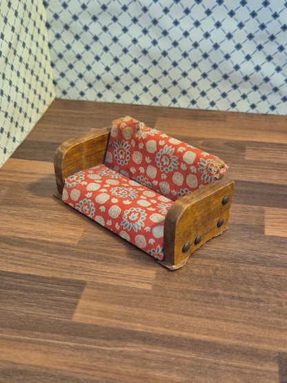 Vintage sofa, slidt