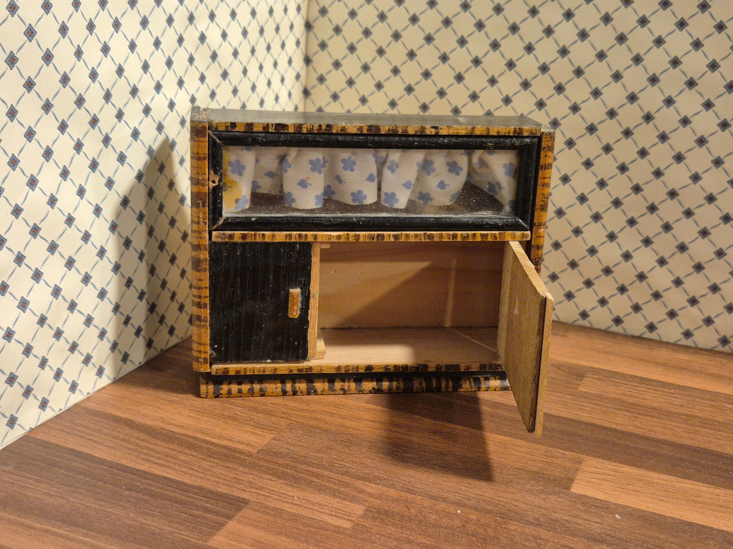Vintage 1:12 skab