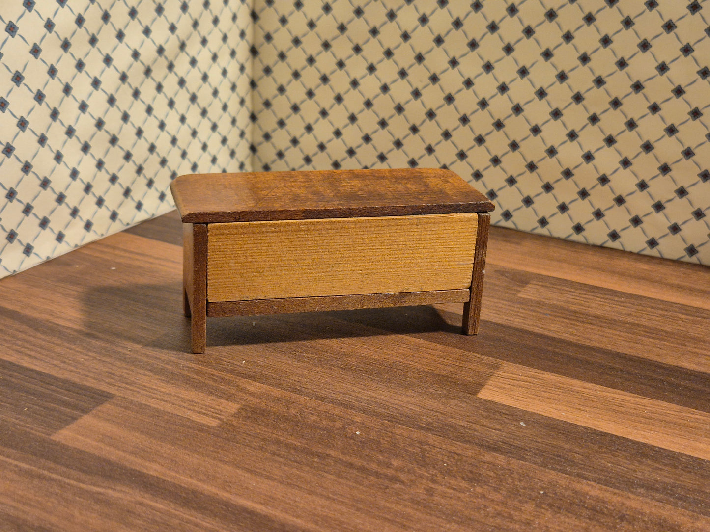 Vintage 1:16 reol