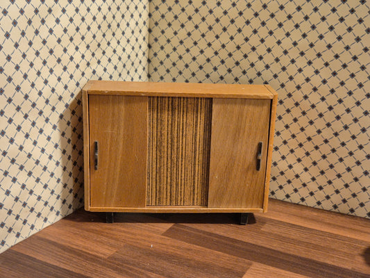 Vintage 1:16 klædeskab