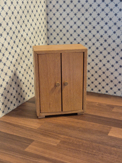 Vintage klædeskab