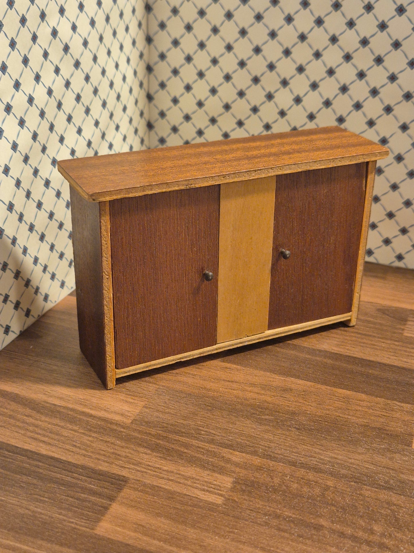Vintage klædeskab