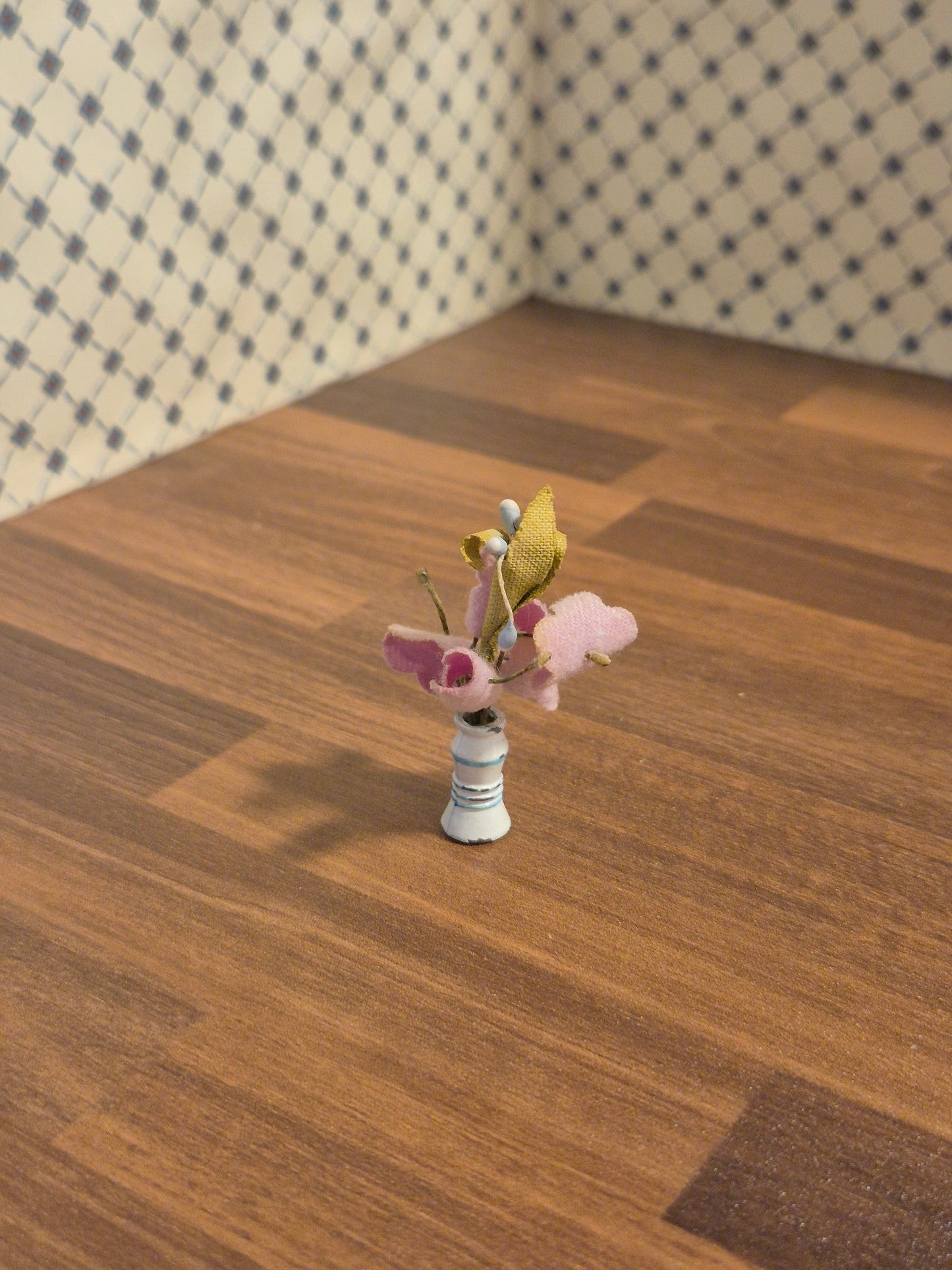 Lundby vase med storblomster
