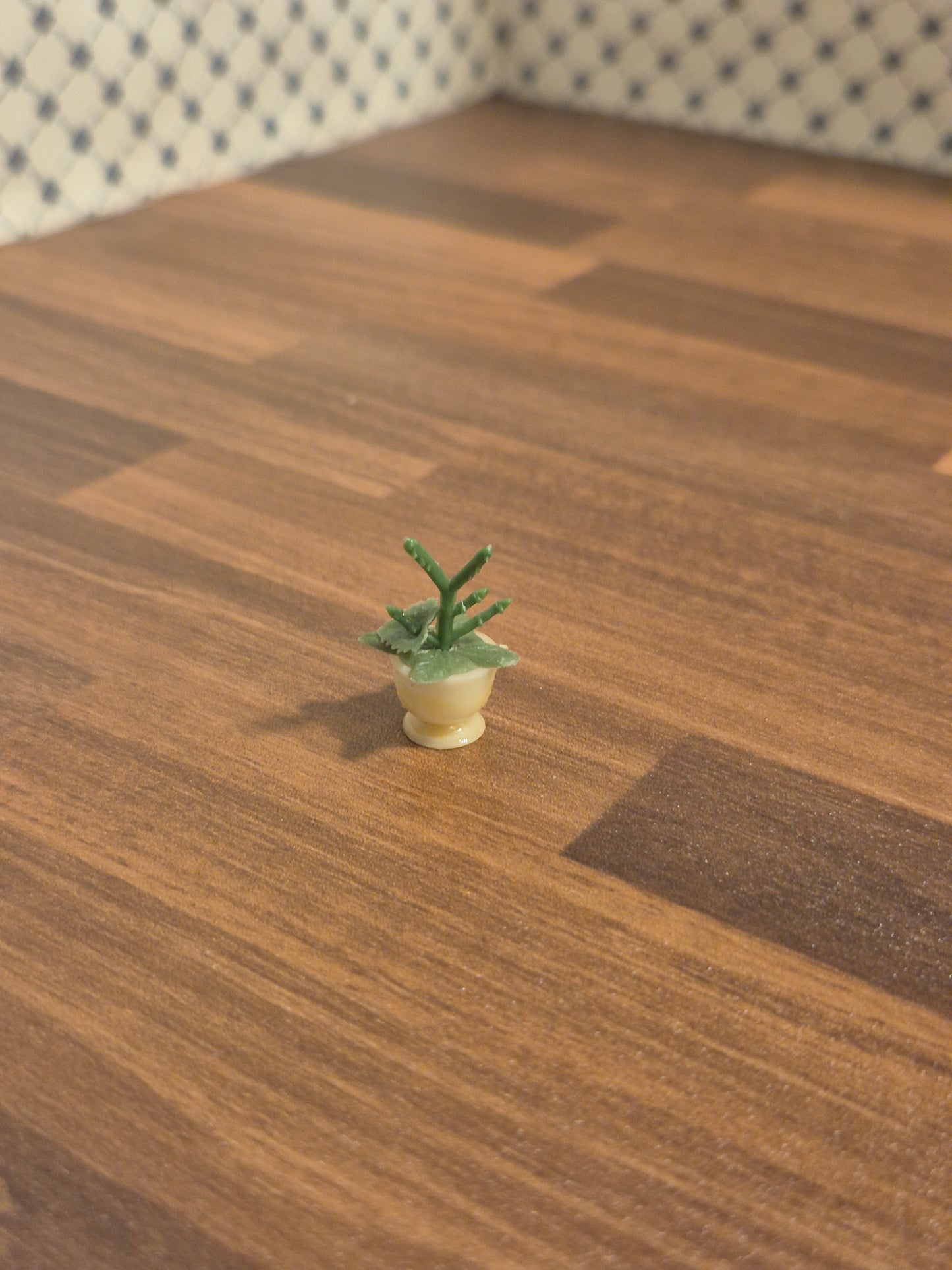 Lundby  plante uden blomster