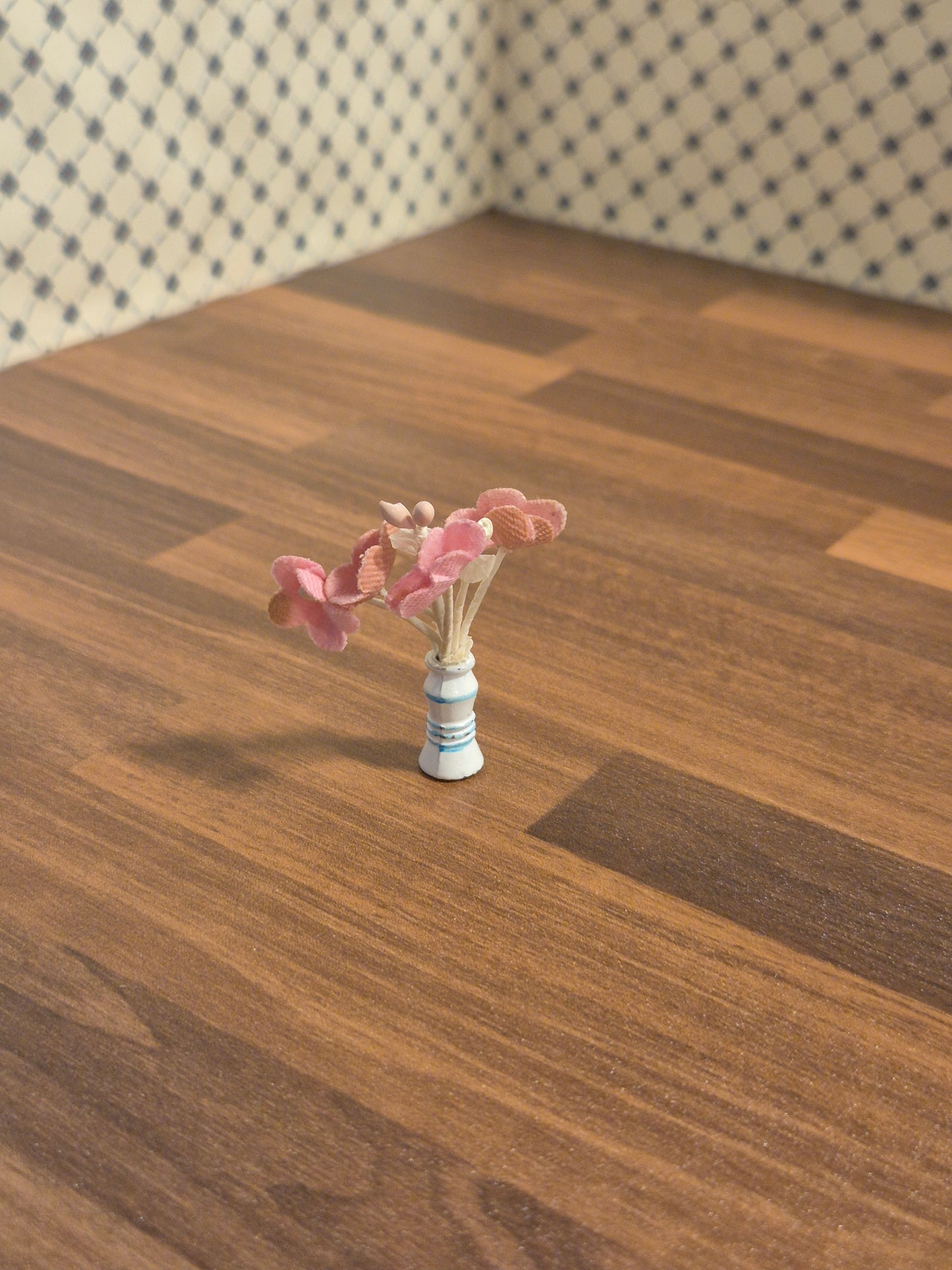 Lundby vase med stofblomster