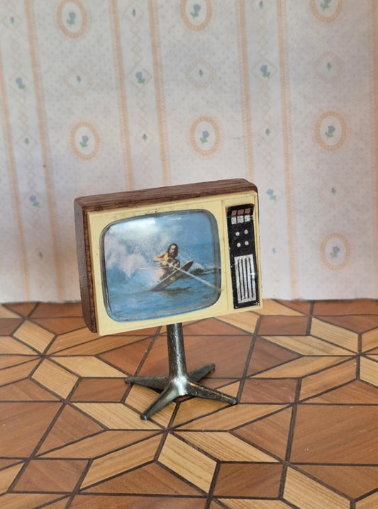 Caroline Home TV